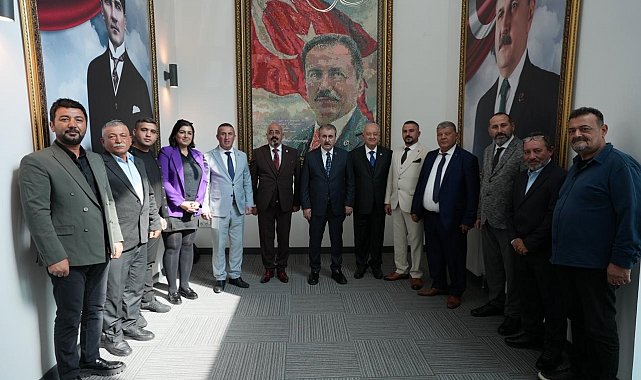 BBP lideri Destici 12 İmamlar Alevi-Bektaşi Öğreti Derneği heyetini kabul etti