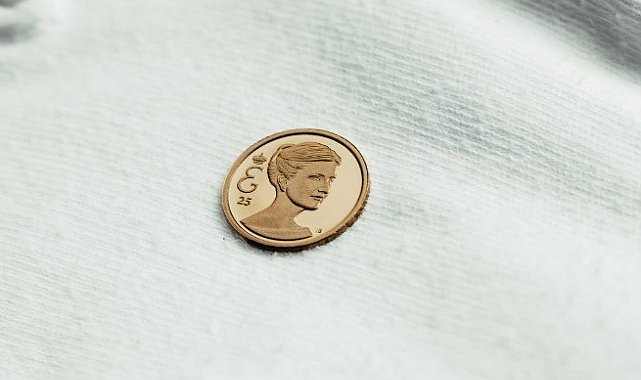 Belçika'da Prenses Elisabeth'in 25. yaşına özel altın hatıra parası ve posta pulu