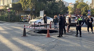 Beşiktaş'ta ana caddede yol çöktü, trafik aksadı