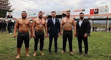 Beyağaç er meydanının paşpehlivanı İsmail Balaban oldu