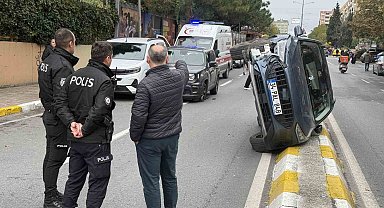 Beylikdüzü'nde kazaya karışan araç yan yattı