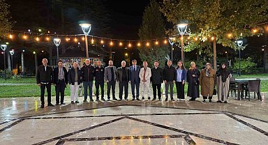 Bilecik'te 4 belediye personeline veda yemeği