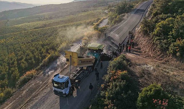 Bilecik'te 8 kilometrelik köy yolu sıcak asfalta kavuşuyor