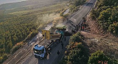 Bilecik'te 8 kilometrelik köy yolu sıcak asfalta kavuşuyor