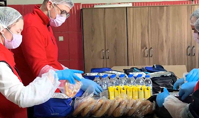 Bilecik'te günde 300 çocuğa beslenme çantası desteği