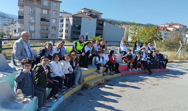 Bilecik'te ilkokul öğrencilerine uygulamalı trafik eğitimi