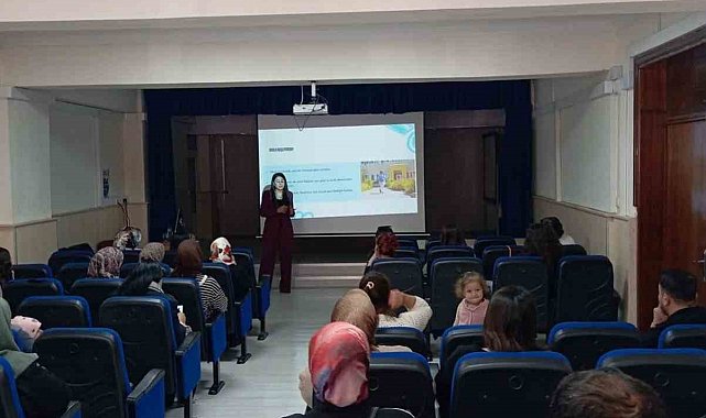 Bilecik'te velilere okul ve aile eğitimi