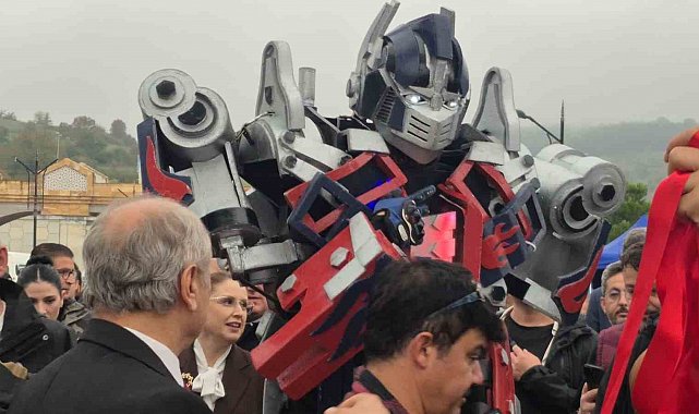 Bilim Festivalin'de TB2 Bayraktar İHA ve dans eden robot ilgi gördü