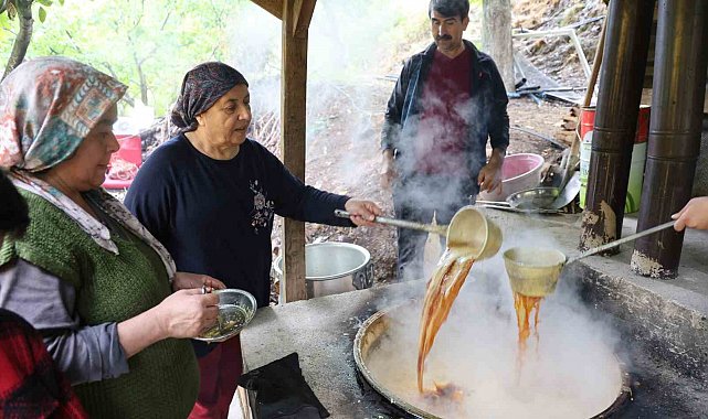 Bin 200 rakımda asırlık pekmez geleneği yaşatılıyor