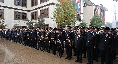 Bingöl'de Cumhuriyet Bayramı kutlamaları çelenk sunumuyla başladı