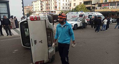 Bingöl'de otomobil ile pikap çarpıştı: 2 yaralı