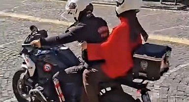 Bingöl'de polis ekipleri KPSS adaylarını sınava yetiştirdi