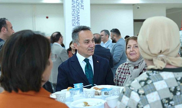 Bir zamanlar öğrencisiydi şimdi öğretmenine ders verdi