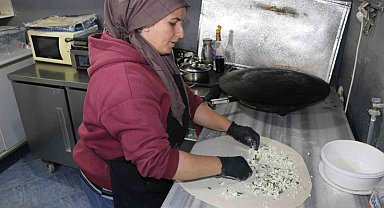 Biri kanser tedavisi gören 4 çocuğuna hem anne hem baba oldu