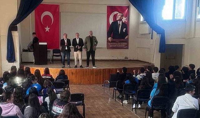 Bodrum'da öğrenciler yazarla buluştu