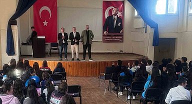 Bodrum'da öğrenciler yazarla buluştu