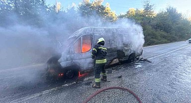 Bodrum'da okul servisi alev alev yandı