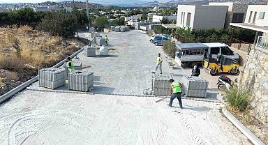 Bodrum'da parke yol çalışmaları sürüyor