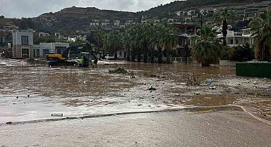 Bodrum'da sağanak yağış etkili oluyor