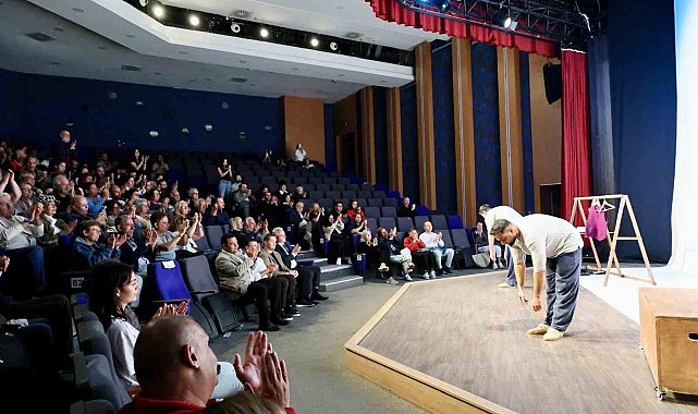 Bodrum'da tiyatro perdesi "Cambazın Cenazesi" ile açıldı