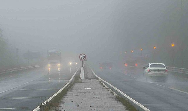 Bolu Dağı'nda sis ve yağış etkili oluyor