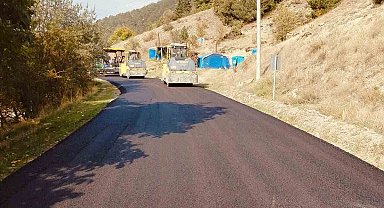 Bolu'da 7,2 kilometrelik köy yolu sıcak asfaltla buluşuyor