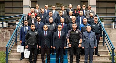 Bolu'da başarılı emniyet personeli ödüllendirildi