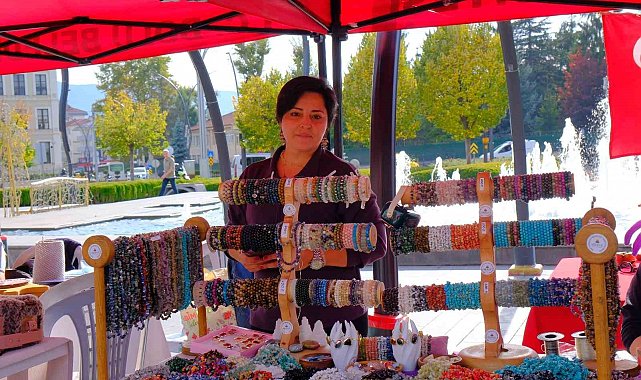 Bolu'da kadınların el emeği ürünleri görücüye çıktı
