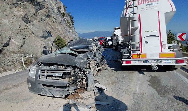 Bolu'da tır ile pikap çarpıştı: 1 ölü, 2 yaralı