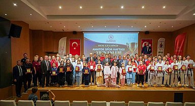 Bolu'da yılın en başarılı sporcuları ödüllendirildi