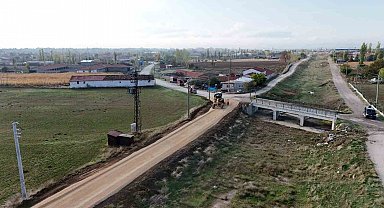 Bolvadin Erkmen Mahallesi'nde üst yapı çalışmaları sürüyor
