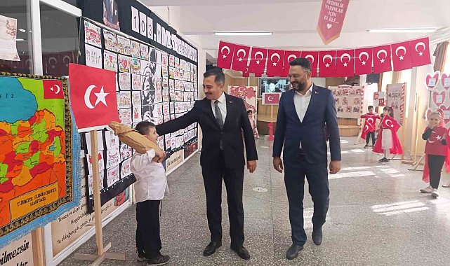 Bolvadin'de 'Cumhuriyet Sokağı' sergisi açıldı