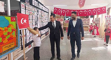 Bolvadin'de 'Cumhuriyet Sokağı' sergisi açıldı