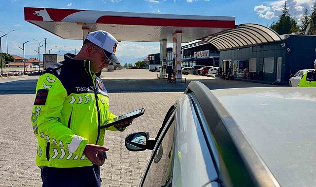 Bolvadin'de jandarma ekipleri trafik denetimlerini arttırdı