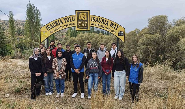 Bozkır'a yeni gelen üniversite öğrencilerine doğa yürüyüşü