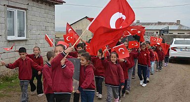 Bozoğlak Çavuşlu Köyü İlkokulu'nda 29 Ekim Cumhuriyet Bayramı coşkuyla kutlandı