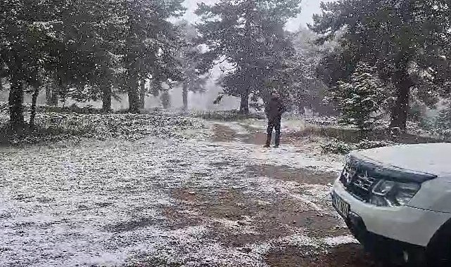 Bozüyük'e mevsimin ilk karı düştü