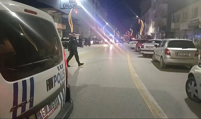 Burdur'da çatı alevlere teslim oldu: Yangın güçlükle söndürüldü