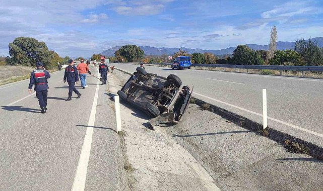 Burdur'da iki otomobil çarpıştı: 2 yaralı