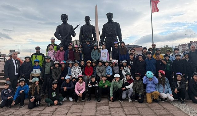 Burhaniye'de Bisiklet Turu'na 49 öğrenci katıldı