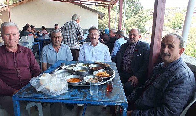 Burhaniye'de düğün yemeği kültürü devam ediyor