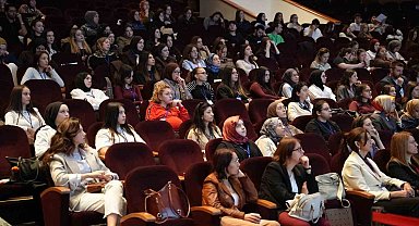 Bursa'da anne sütü sempozyumuna yoğun ilgi