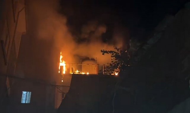Bursa'da balkonunda çıkan yangın eve sıçramadan söndürüldü