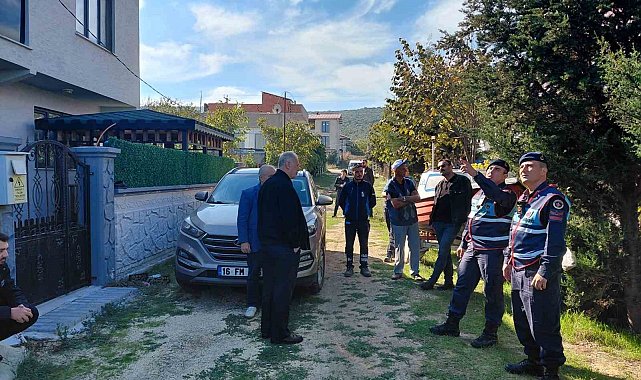 Bursa'da çatıya çıkıp yıkıma direndi...Mudanya'da gergin bekleyiş