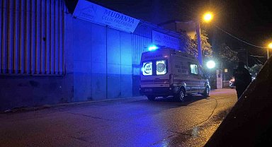 Bursa'da iş yerinin çatısından düşen adam öldü