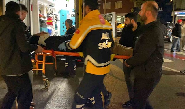 Bursa'da motosikletin çarptığı yaya ve sürücü yaralandı