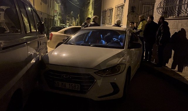 Bursa'da önce otomobille kovaladı, kaza yaptırdı... Kaldırım taşıyla peşine düştü