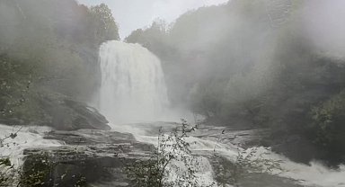 Bursa'da sağanak yağışın ardından Suuçtu Şelalesi coştu, Niagara'yı aratmadı
