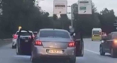 Bursa'da trafikte tehlikeli yolculuk kamerada