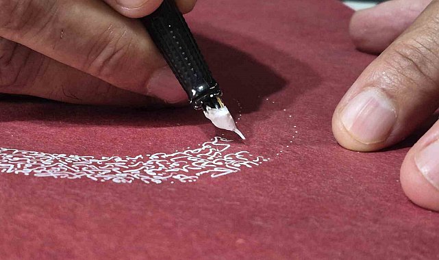 Büyük ustaların 'Çıldırmadan Yazılamaz' dediği 'Gubârî' hattı